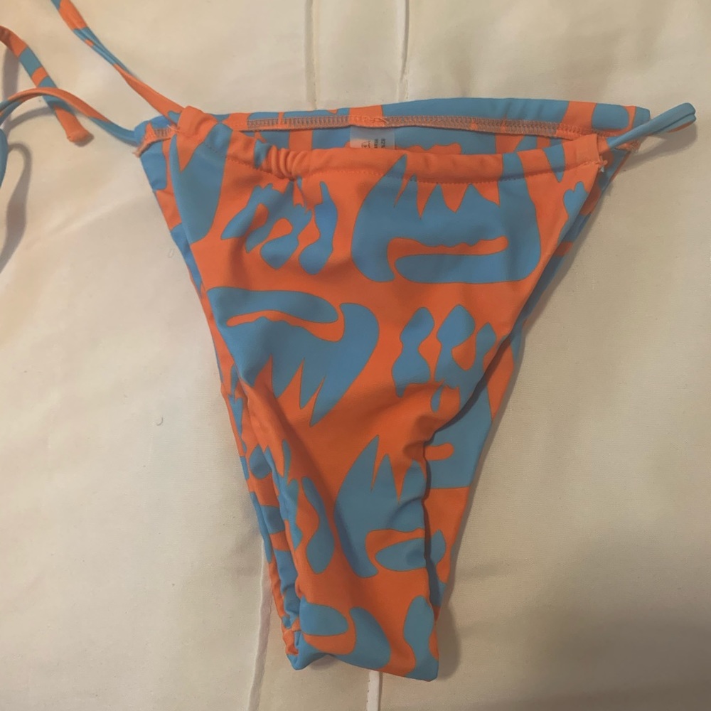 Bikini bottoms